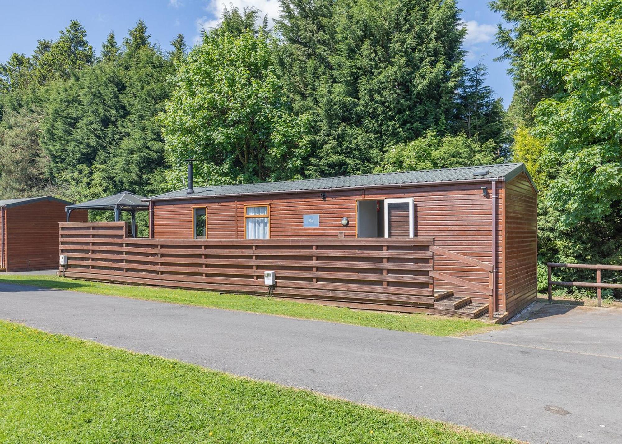 Longnor Wood Holiday Park Luaran gambar
