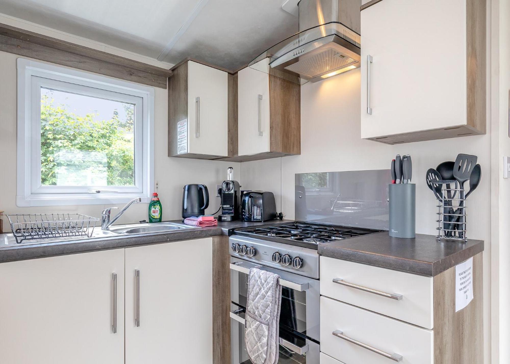 Longnor Wood Holiday Park Luaran gambar