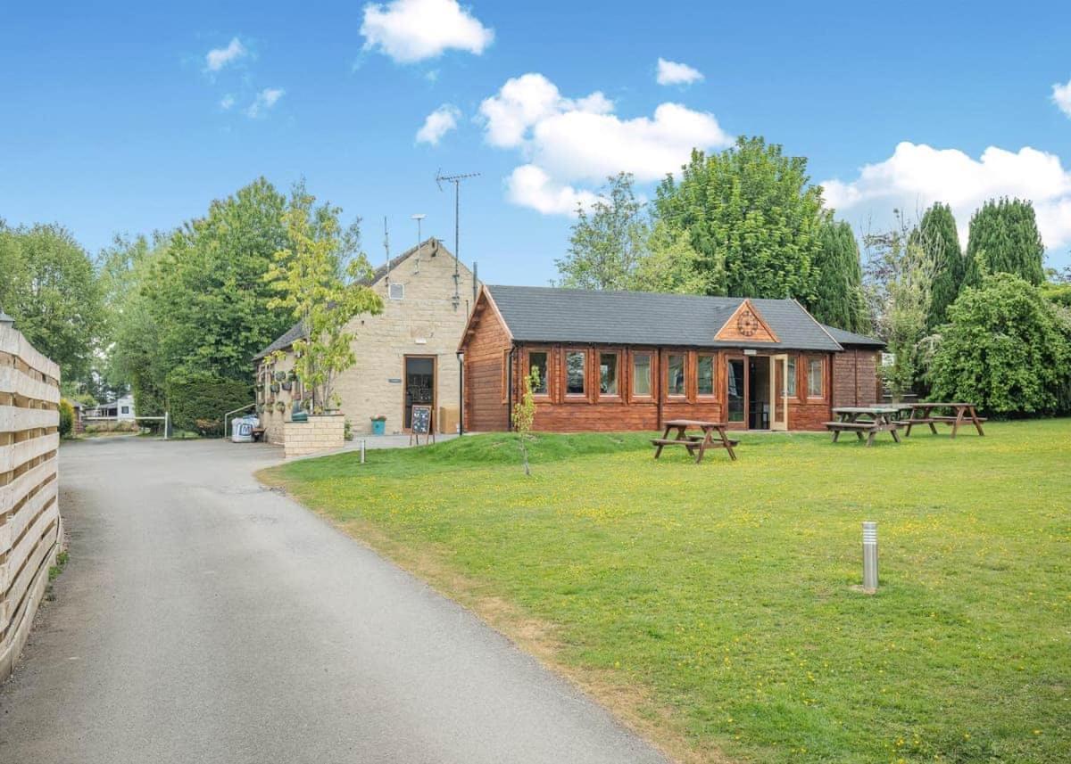 Longnor Wood Holiday Park Luaran gambar